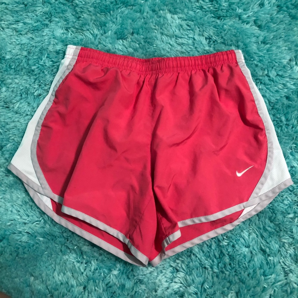 NIKE DRI-FIT SHORTS GIRLS LARGE